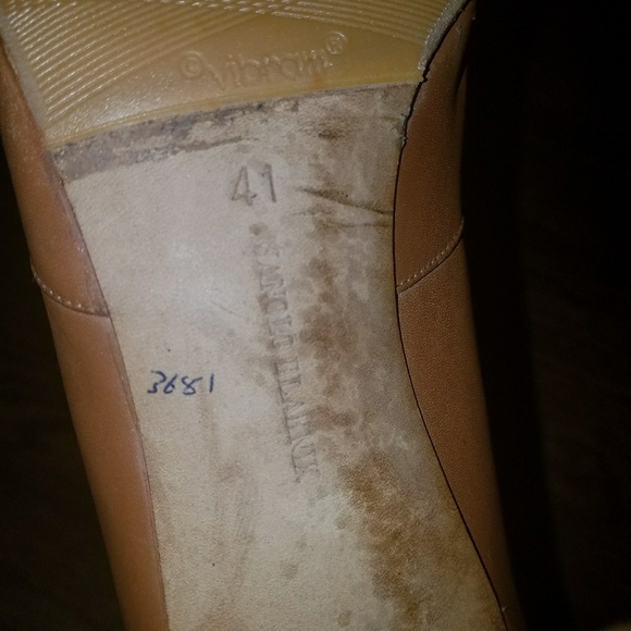 Manolo Blahnik Tan Pumps - Picture 2 of 5